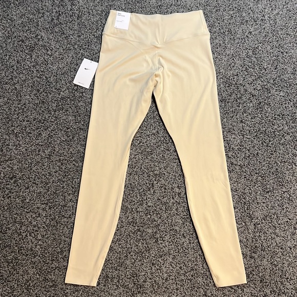 Nike One Luxe Tight Fit Ribbed Training Leggings Size Medium NWT - Picture 4 of 7